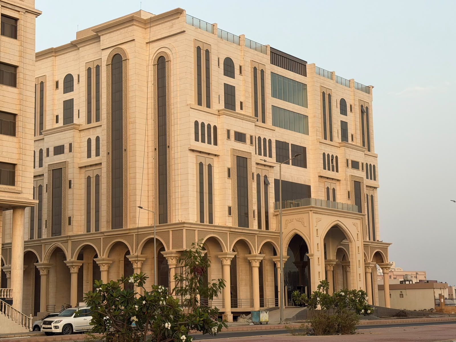 Landmark MNH exterior 1
